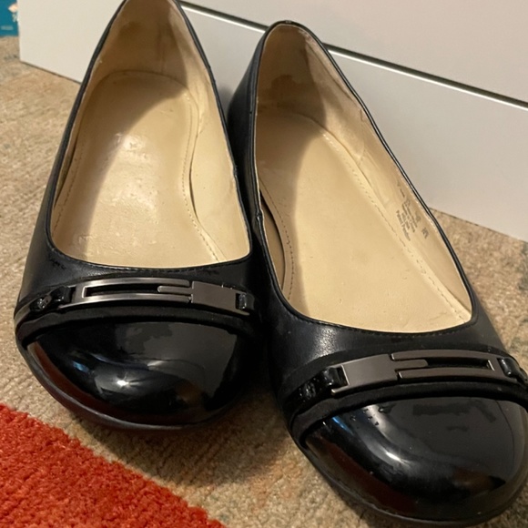Naturalizer Black flats - Picture 2 of 4